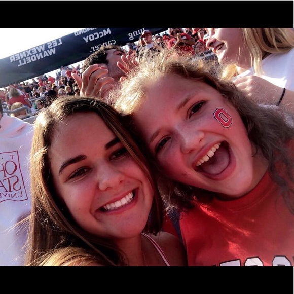 Meet your Posher, Adriana - Picture 1 of 1